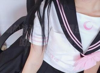 被猫环绕的泳池时光：下载摇摇乐yoyo的猫柄水着合集！