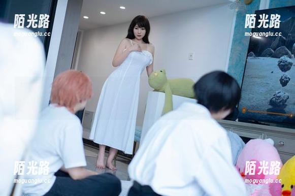 星澜想来杯珍珠奶茶疯狂挑选，乳牛女仆写真合集里的小细节你有没有发现？