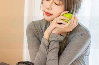 星颜社 – 灰丝的韵味，李丽莎的任性，美图和精选里藏着些微妙的氛围。