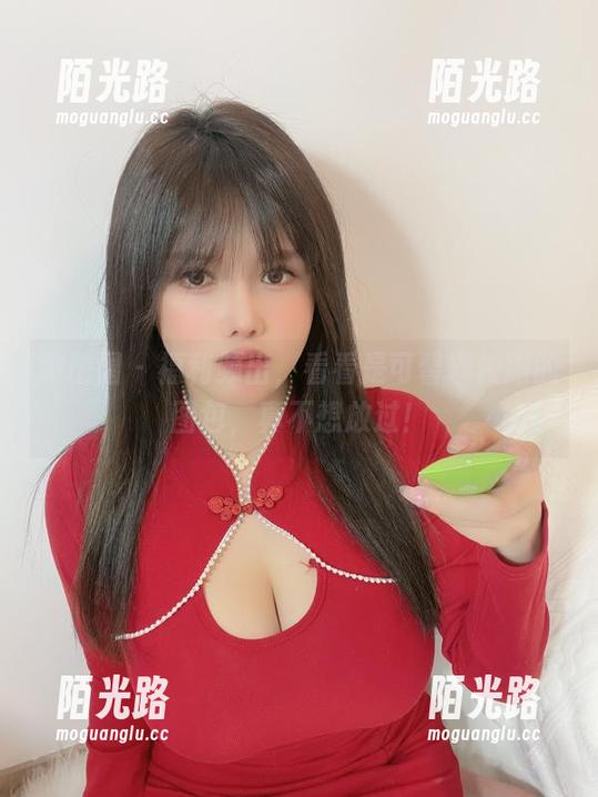 微密圈 - 福利频出，看看是可馨耶校服的图包，真不想放过！
