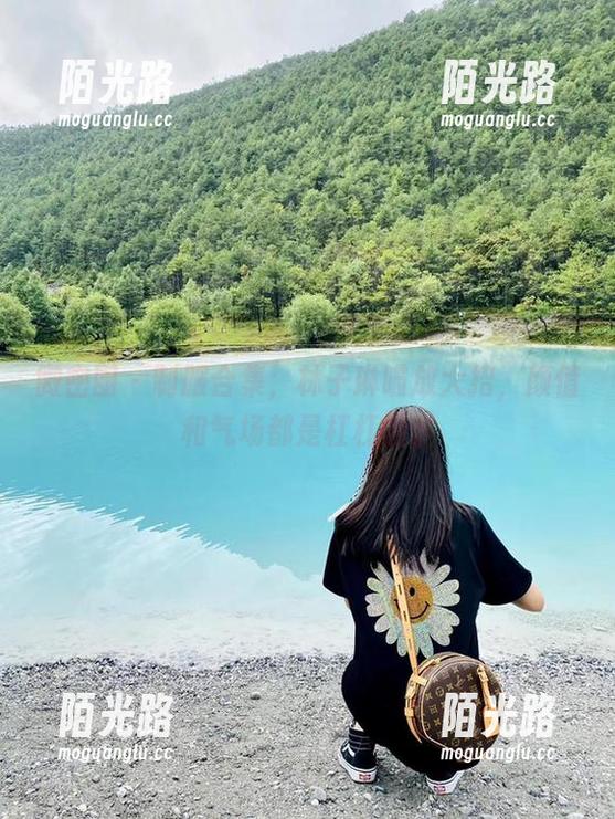 微密圈 - 制服合集，林子琳喵放大招，颜值和气场都是杠杠的。