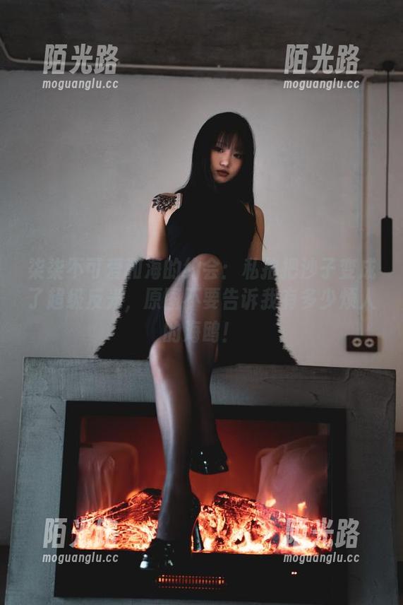 柒柒不可爱和海的约会：私拍把沙子变成了超级反光，原图不要告诉我有多少烦人的海鸥！