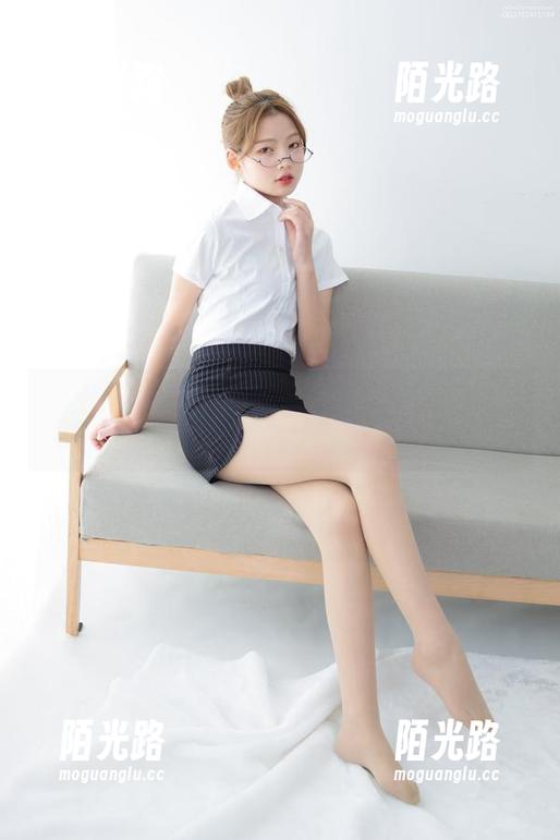 黑丝妹妹的网盘日常：森萝财团让你欲罢不能的写真