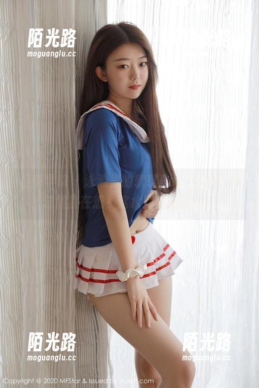 模范学院 - 泳池里的软软Roro私拍，有时候我在想，这水到底是谁的？