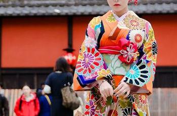 波萝社 – 写真集里的夏美酱：自拍的乐趣，谁无法抵挡？