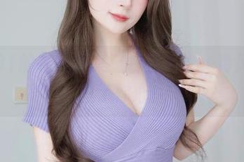 白银81的在线图集：白色毛衣，冷风中我暖了你心房
