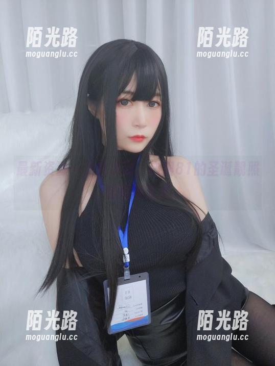 最新资源一次性送到，白银81的圣诞靓照，你值得关注。