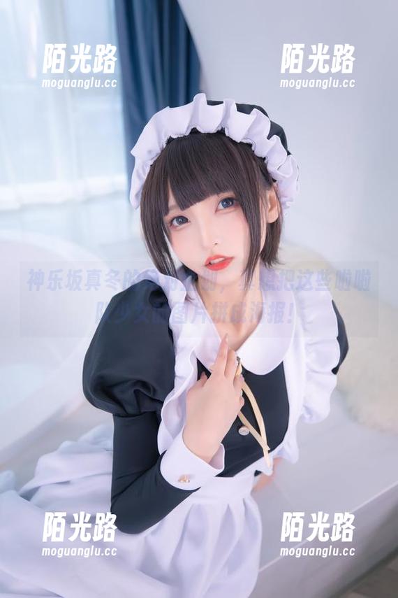 神乐坂真冬的绝对企划，真想把这些啦啦队少女的图片拼成海报！
