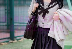 柔光水滑：神乐坂真冬的写真把寒冷都变成了水附上闪亮的Xu