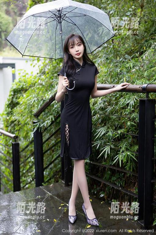 秀人网 - 蕾丝的轻盈——Cris_卓娅祺带你在图库里悠游