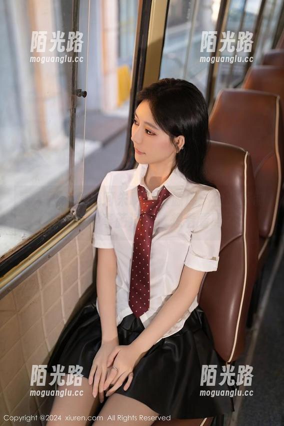 秀人网 - 就是阿朱啊的资源库：企业家制服的各种奇葩演绎，想看看吗？