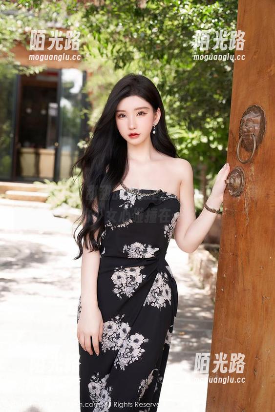 秀人网 - 尹甜甜的校服图集，清新与点滴的少女心碰撞在一起