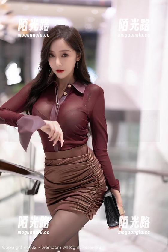 秀人网 - 林文文yooki棉袜图集，怎么突然有种静谧的美感？