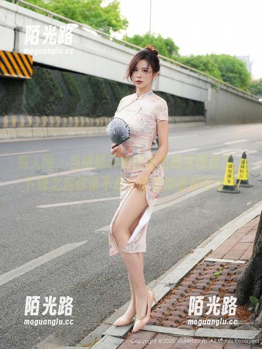 秀人网 - 当桃妖天的白裙出现在图库里，下载之后你是不是也能变得俏皮可爱？
