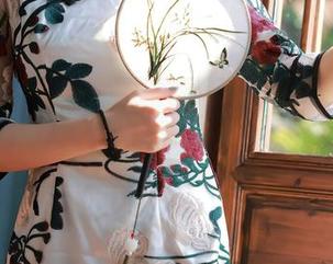 秀人网 – 水手服从来不分场合，樱桃小阑子借高清图片让你重新定义这件衣服。