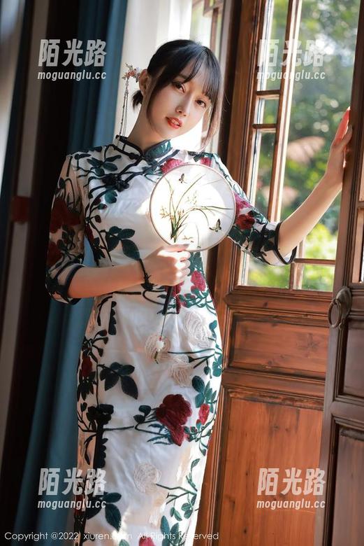秀人网-樱桃小阑子 秀人网 - 水手服从来不分场合,樱桃小阑子借高清图片让你重新定义这件衣服。