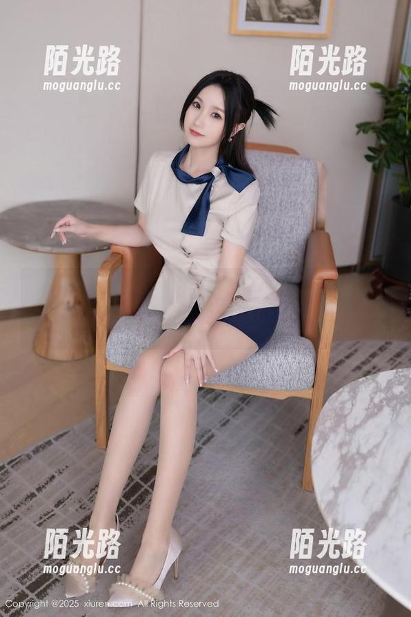秀人网 - 尝试在玥儿玥的图库中，发现那条我一直想要的丝袜，分享我的小秘密。