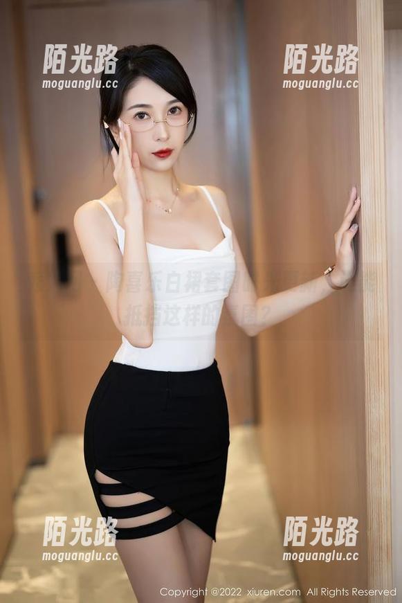 秀人网-陶喜乐 秀人网 - 陶喜乐白裙套图时光更新,谁能抵挡这样的氛围?