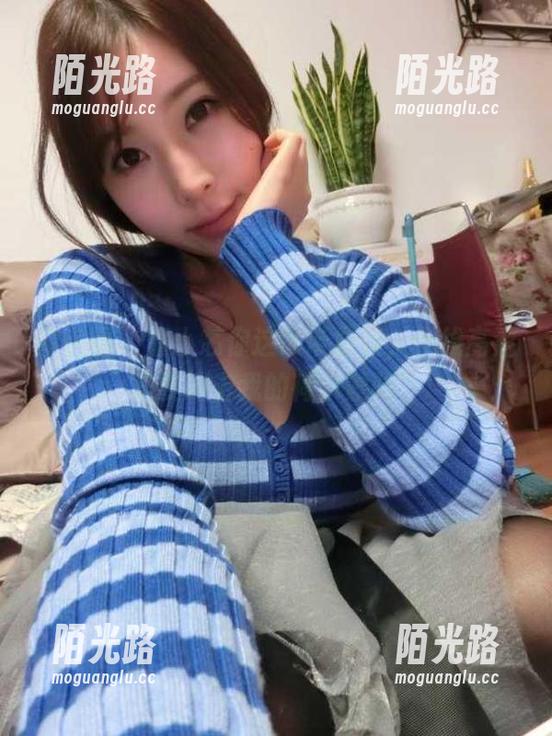 微密圈 - 童小芯你这吊带白丝，在线高清是要冲击我的荷尔蒙吗？