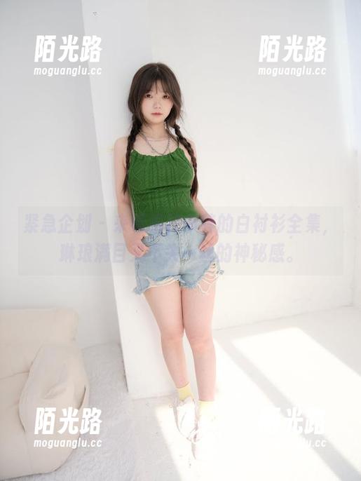 紧急企划 - 来看看林书辞的白衬衫全集，琳琅满目又不失一丝的神秘感。