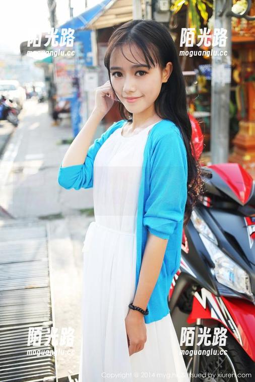 美媛馆 - 糯美子MINIbabe的居家写真集更新，一不小心被她的沙发给吸引了…