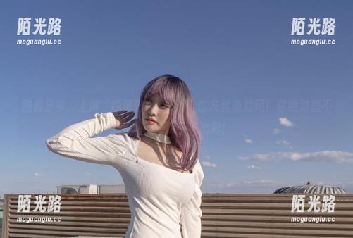 图库分享，上演“脱尾巴Mizuki”的灰丝新戏码！你绝对想不到她的搭配有多出彩！