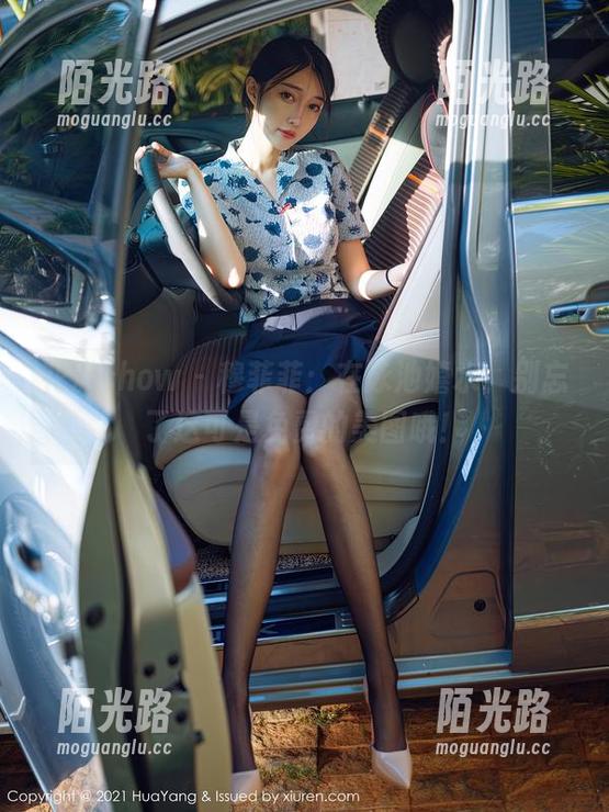 花漾show - 穆菲菲：在泳池嬉水，别忘了这可是免费的美图哦！