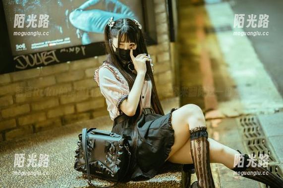 落落Raku的疯癫白衣小猫Kitten，等你来翻阅这一份合集图包