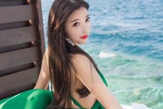 语画界 – 又一组Angela小热巴的丝袜美腿图集更新，这位小姐姐可真知会挑嘛！