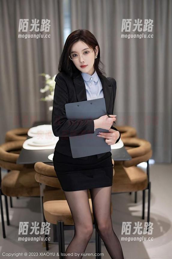 语画界 - 玥儿玥的婚纱，精选之选，但老实说，配饰得再想想才行。