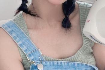 看吧，贝儿酱Miki的写真尝试把职业装穿出新花样，真心有点意思。