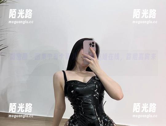 微密圈 - 图集中有个事儿，铁锤姐姐在线，首组嘉宾来啦！