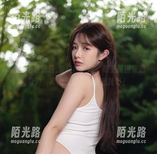 雯妹不讲道理,漆皮格子裙，高清原图来您身边，真心希望你别和我抢呀！