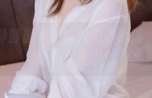 作品里静静盛开的雯妹不讲道理，一片风铃花与薰衣草