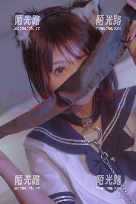 青水百合子推出定制女友，图片中那股奇妙的气息让人难以忘怀。