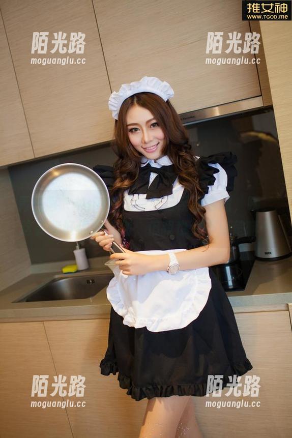 青豆客 - Ann尤美的女孩系列套图，咦，这姿势好像很特别，但我也说不清楚嘛…