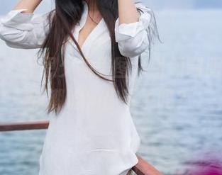 青豆客 – 乔恩夕的美图，引领制服单品的新潮流，你看了吗？