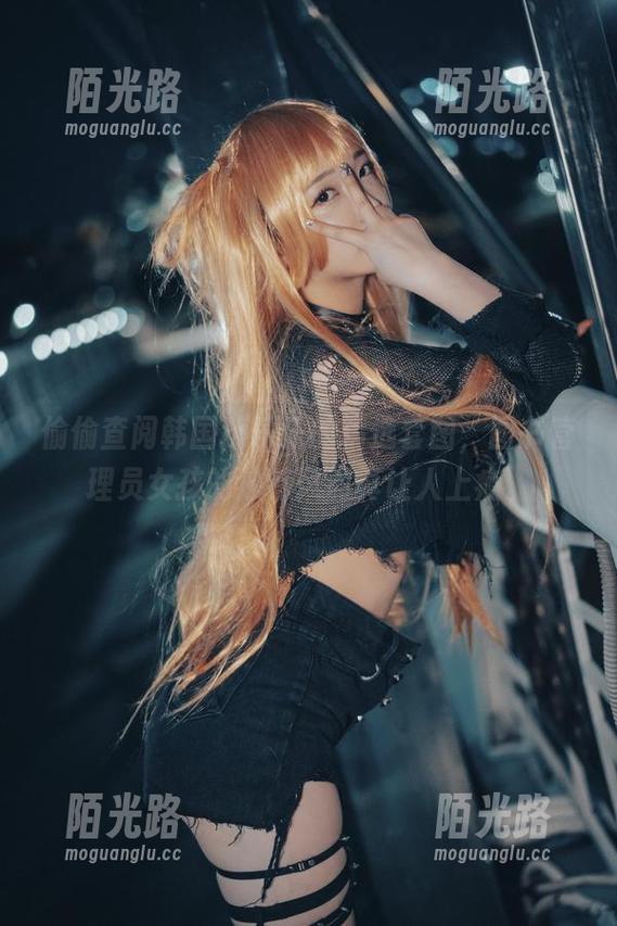偷偷查阅韩国孙乐乐的精选套图，图书管理员女孩的独特风韵真让人上瘾。