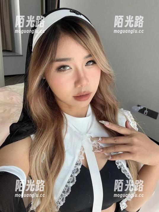 微密圈 - 这位女友写真，黑饱宝的高清画质完全不含糊！